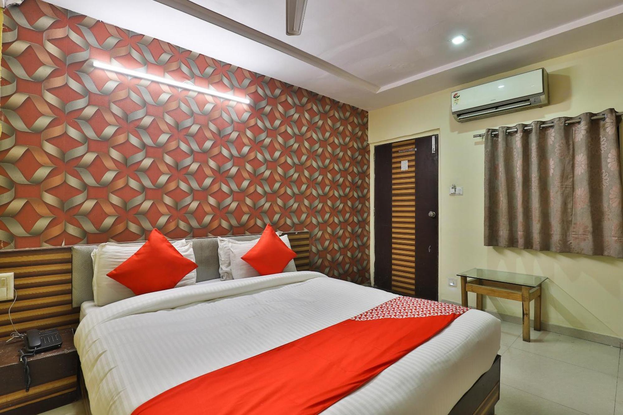 Spot On Hotel Shreeji Palace Ahmedabad Eksteriør bilde