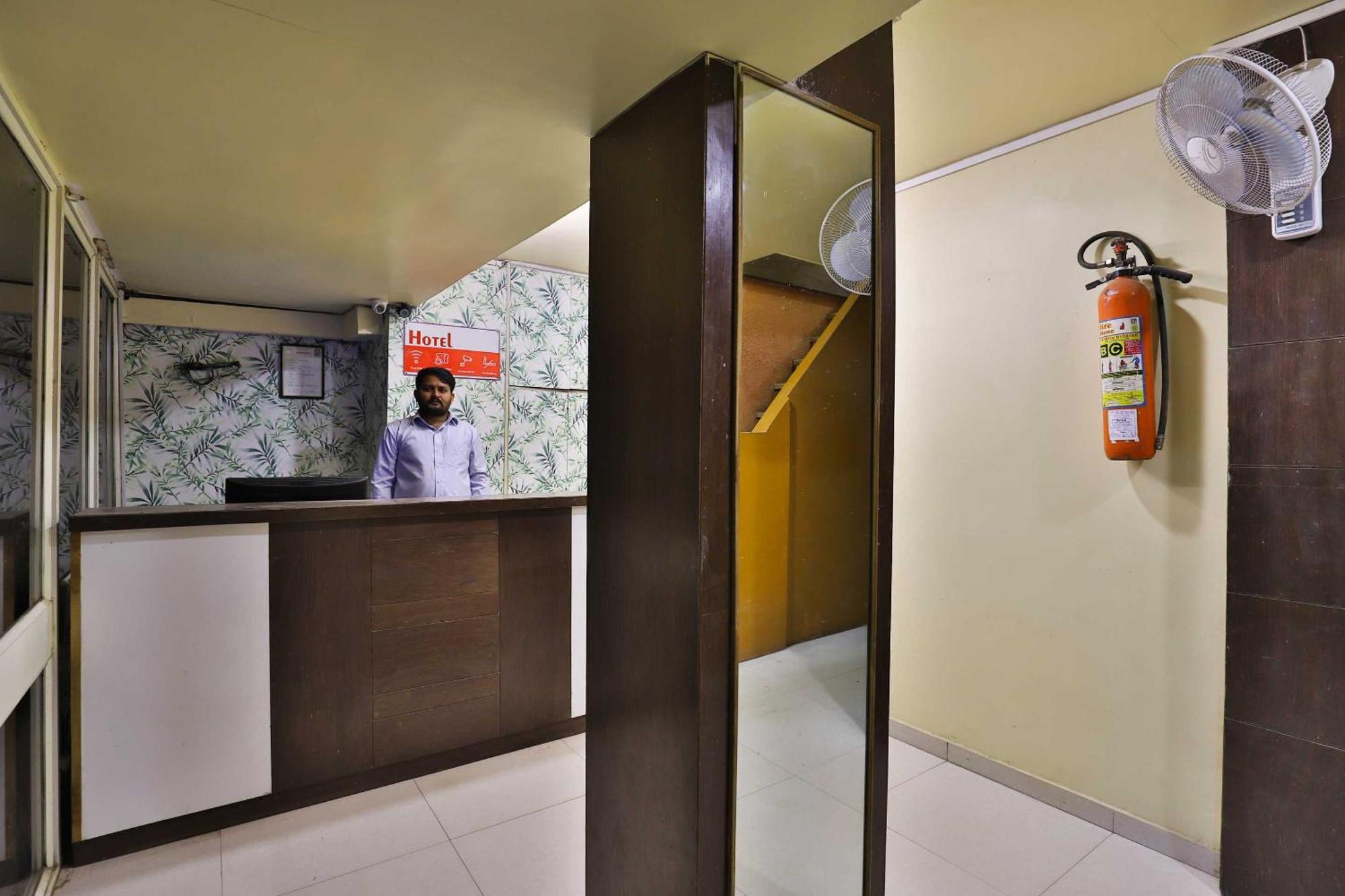 Spot On Hotel Shreeji Palace Ahmedabad Eksteriør bilde