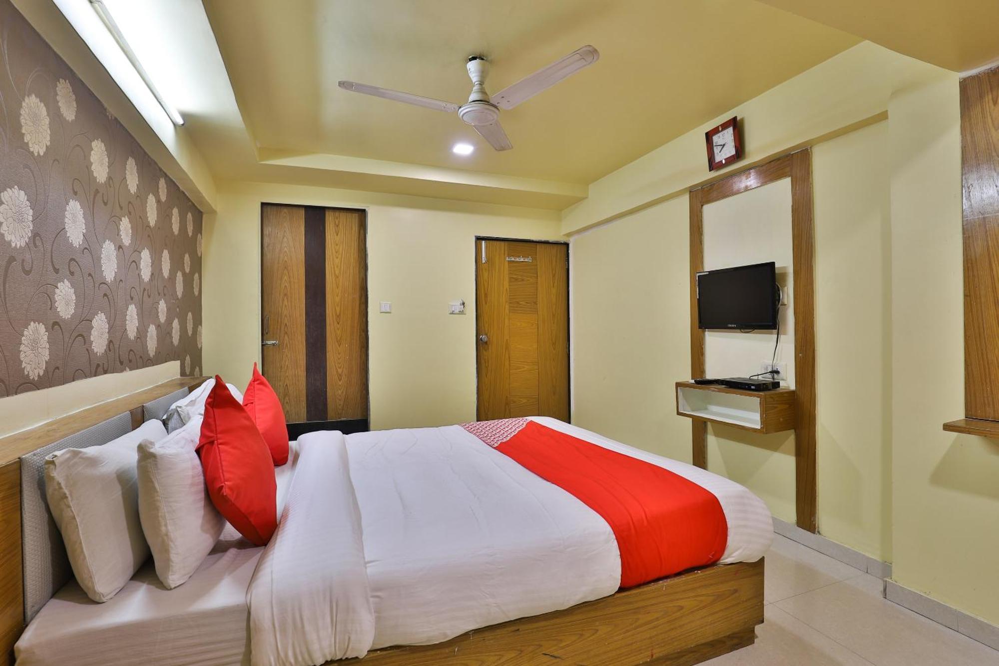 Spot On Hotel Shreeji Palace Ahmedabad Eksteriør bilde