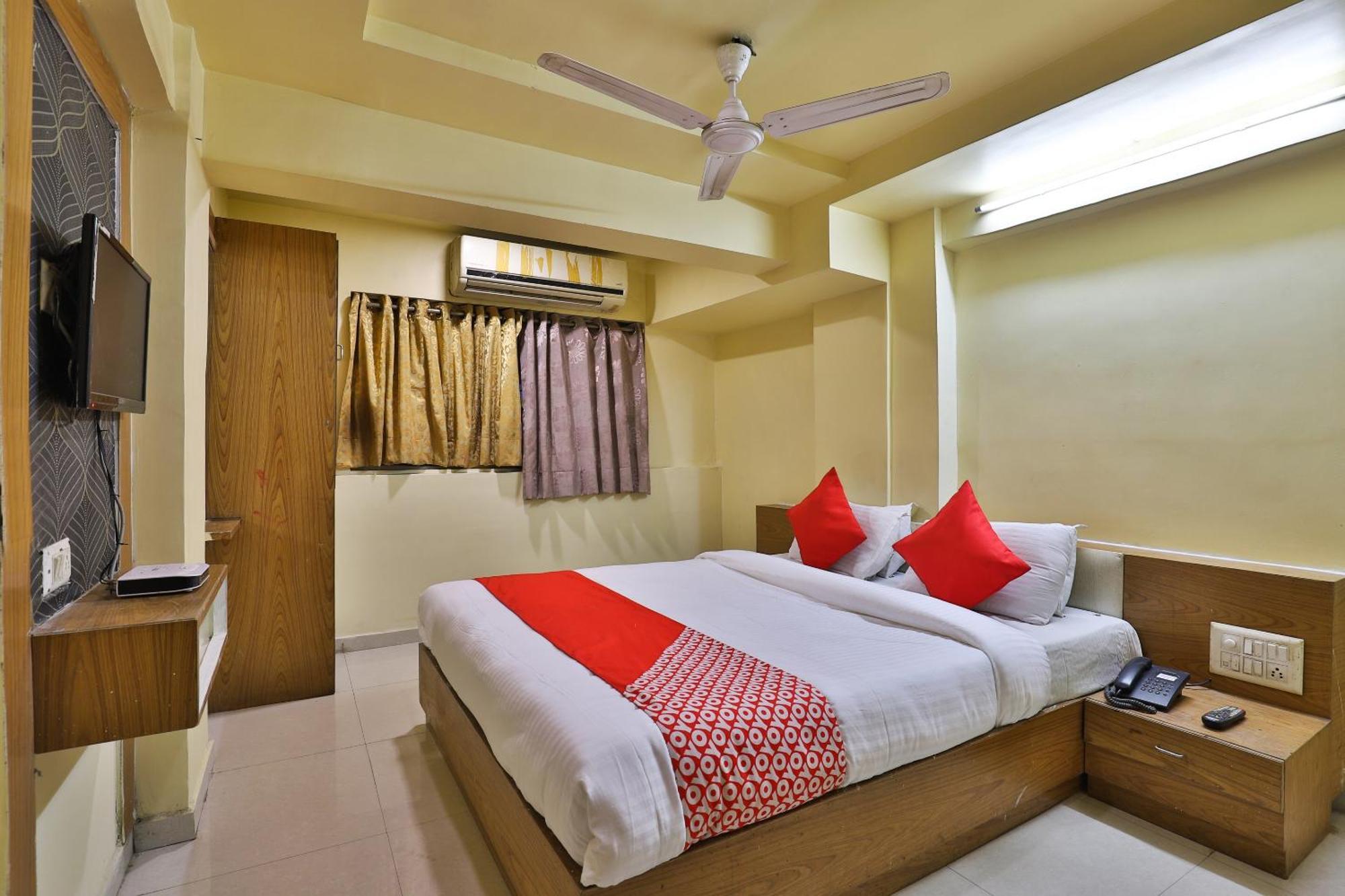 Spot On Hotel Shreeji Palace Ahmedabad Eksteriør bilde