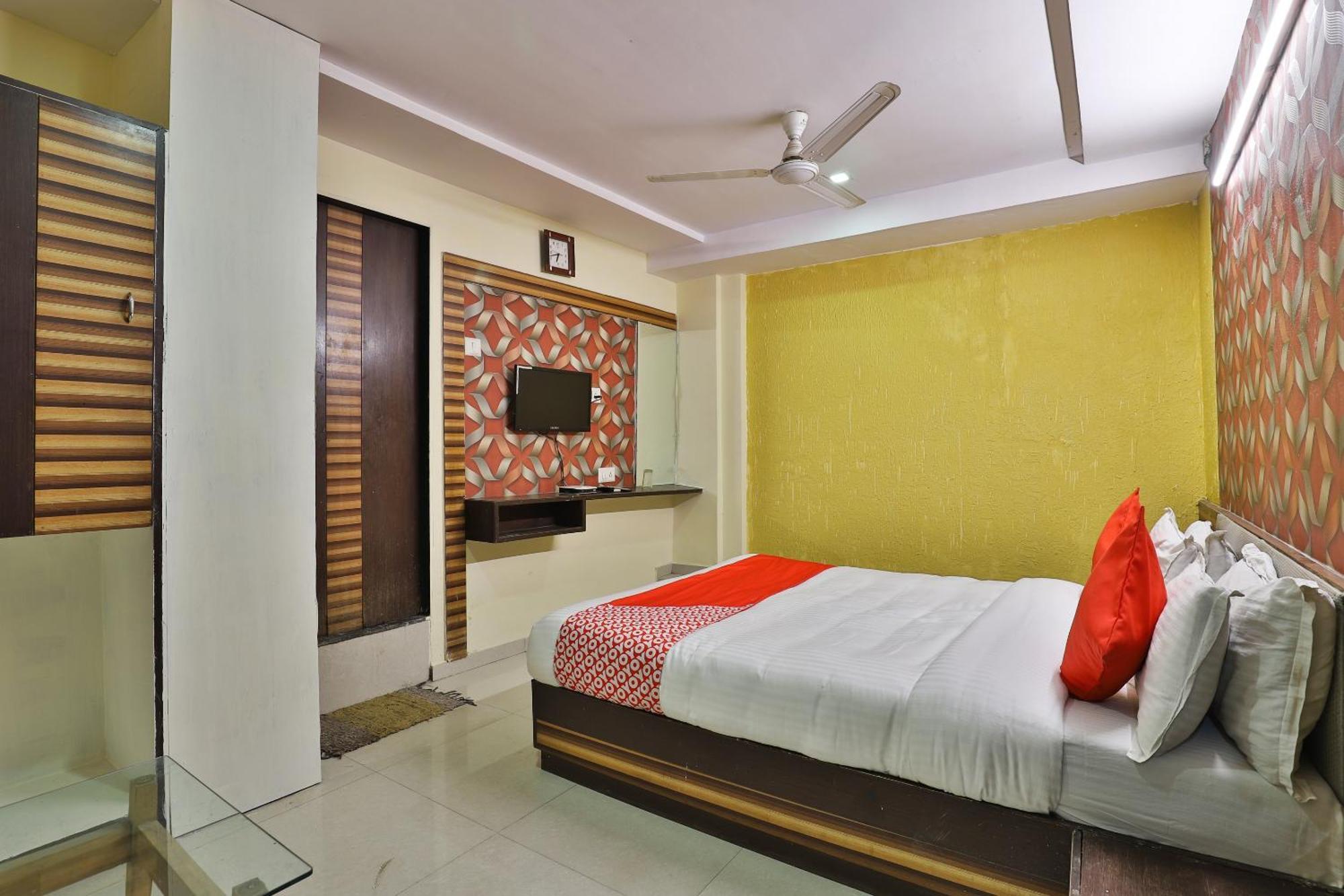 Spot On Hotel Shreeji Palace Ahmedabad Eksteriør bilde